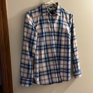 Talbots PP NWOT plaid shirt with fine silver threads. Cream, blue, red plaid